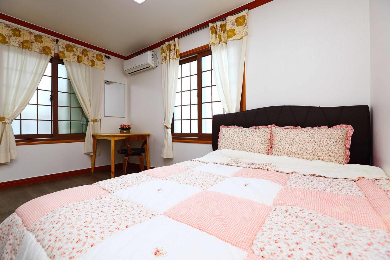 Gyeryonggil Pension Чеджу Екстериор снимка